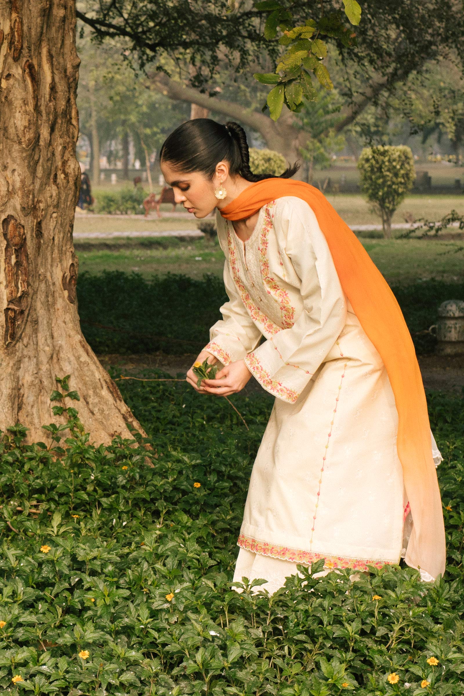 Zara Shahjahan Coco Lawn Collection 2022 – Z22-8B - Image 3