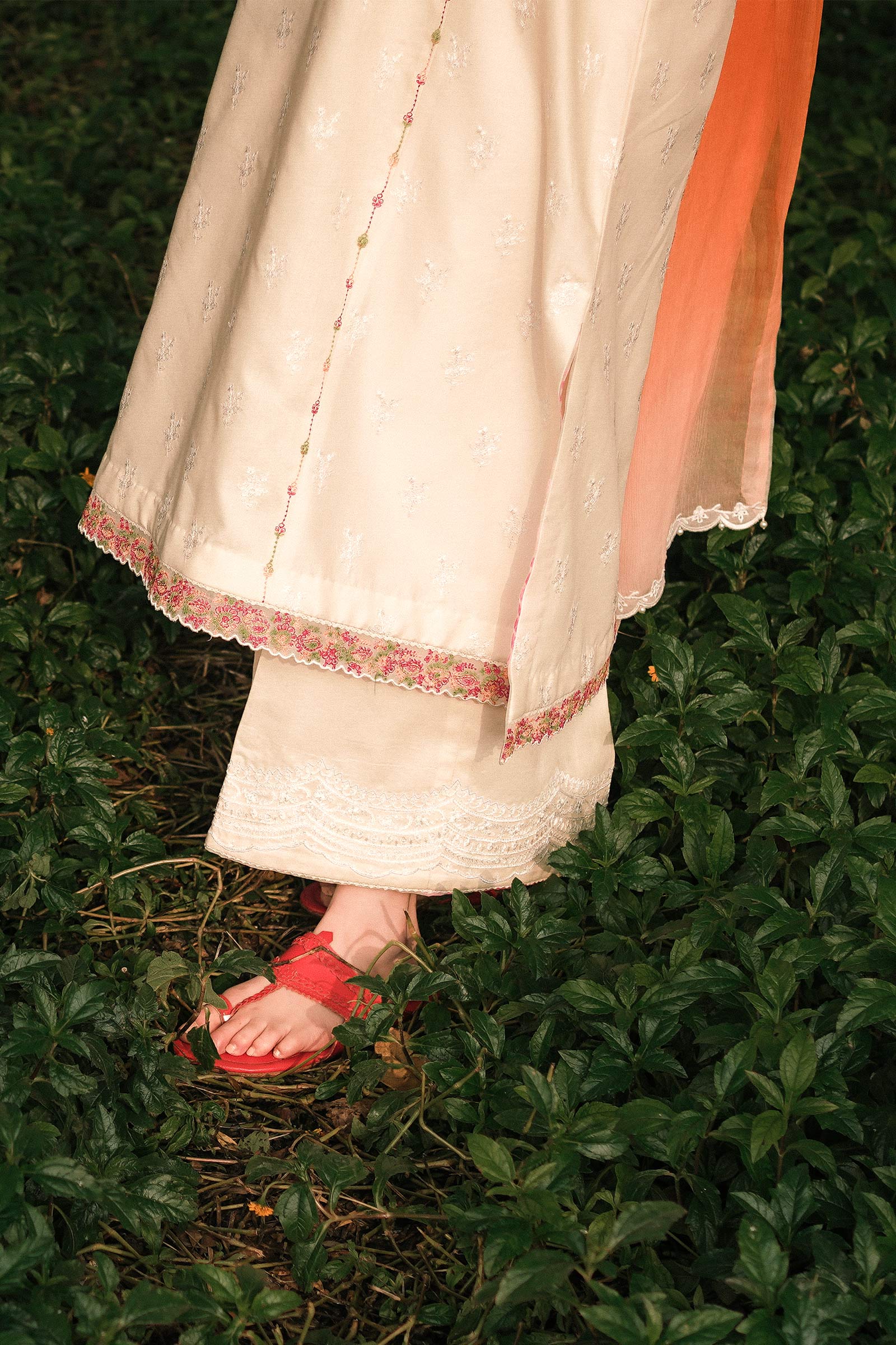 Zara Shahjahan Coco Lawn Collection 2022 – Z22-8B - Image 4
