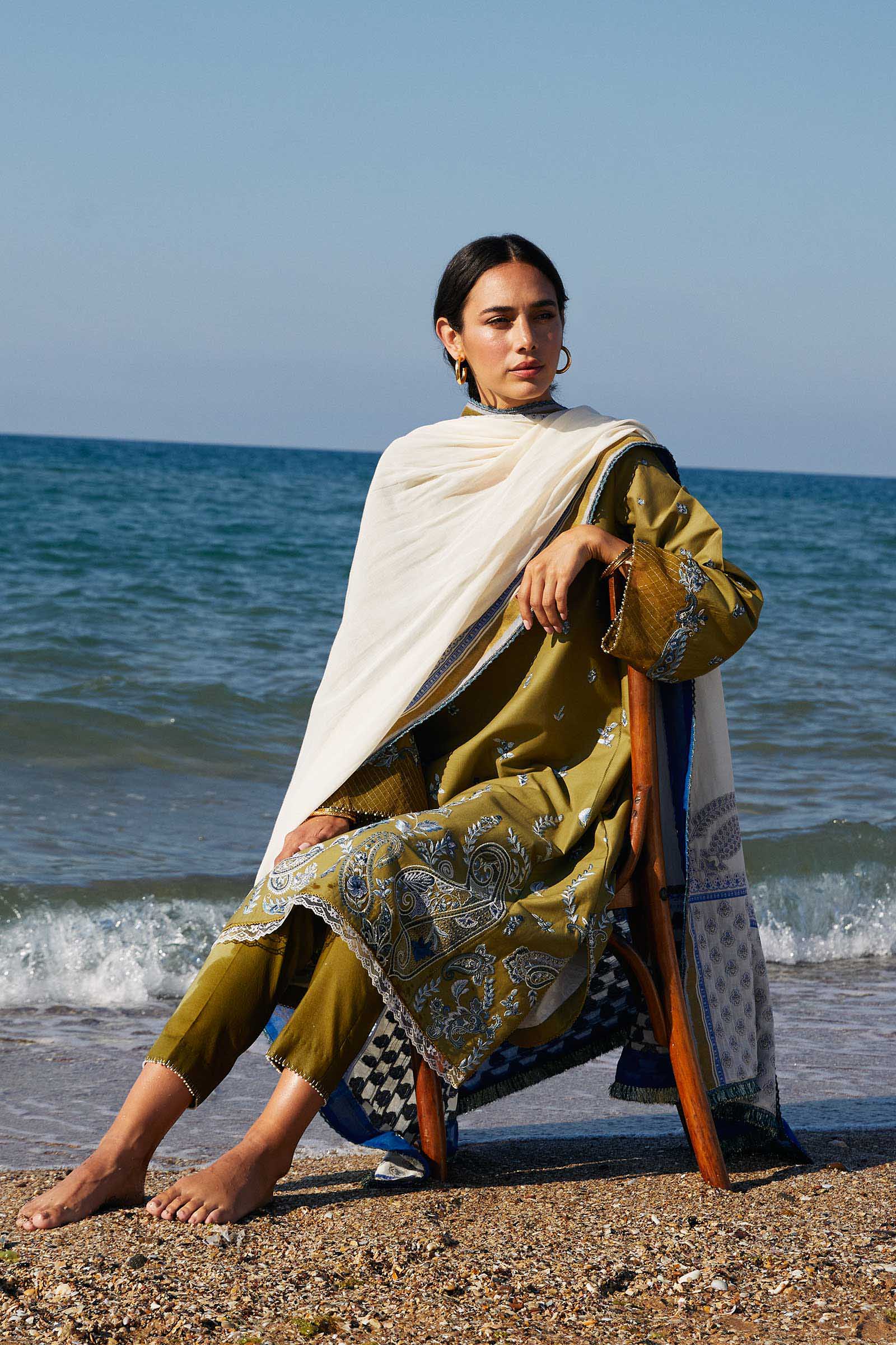 Zara Shahjahan Coco Luxury Lawn Collection 2021 – ZCE21-8A - Image 4
