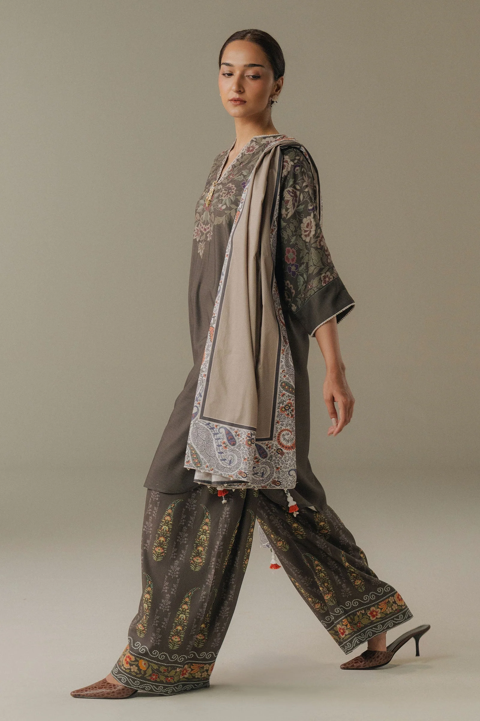 Zara Shahjahan Coco Prints Winter Edit V – Autumn Line-10A - Image 4