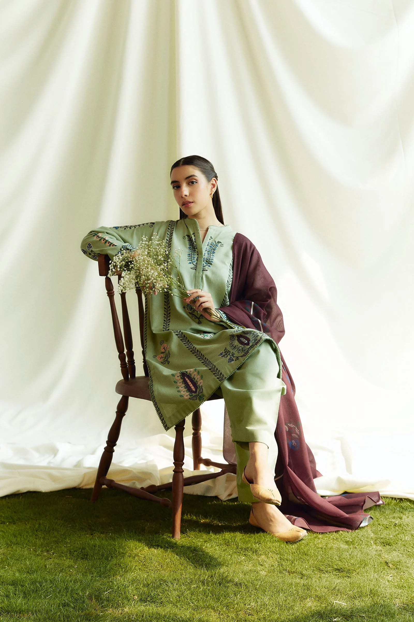 Zara Shahjahan Coco Winter '24 – Pearl-3B - Image 4