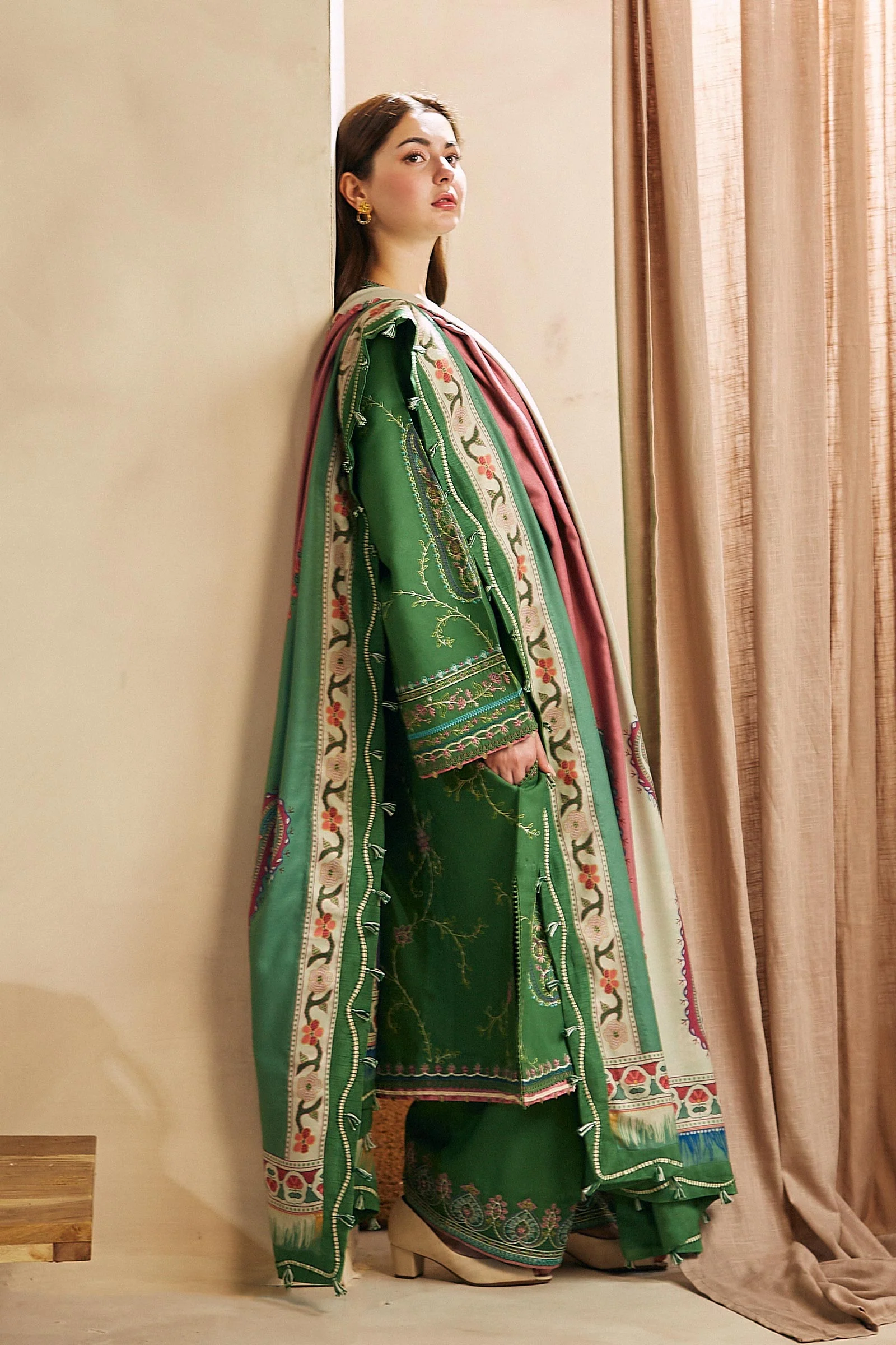 Zara Shahjahan Coco Winter Collection 2023 – ZW23-3B - Image 4