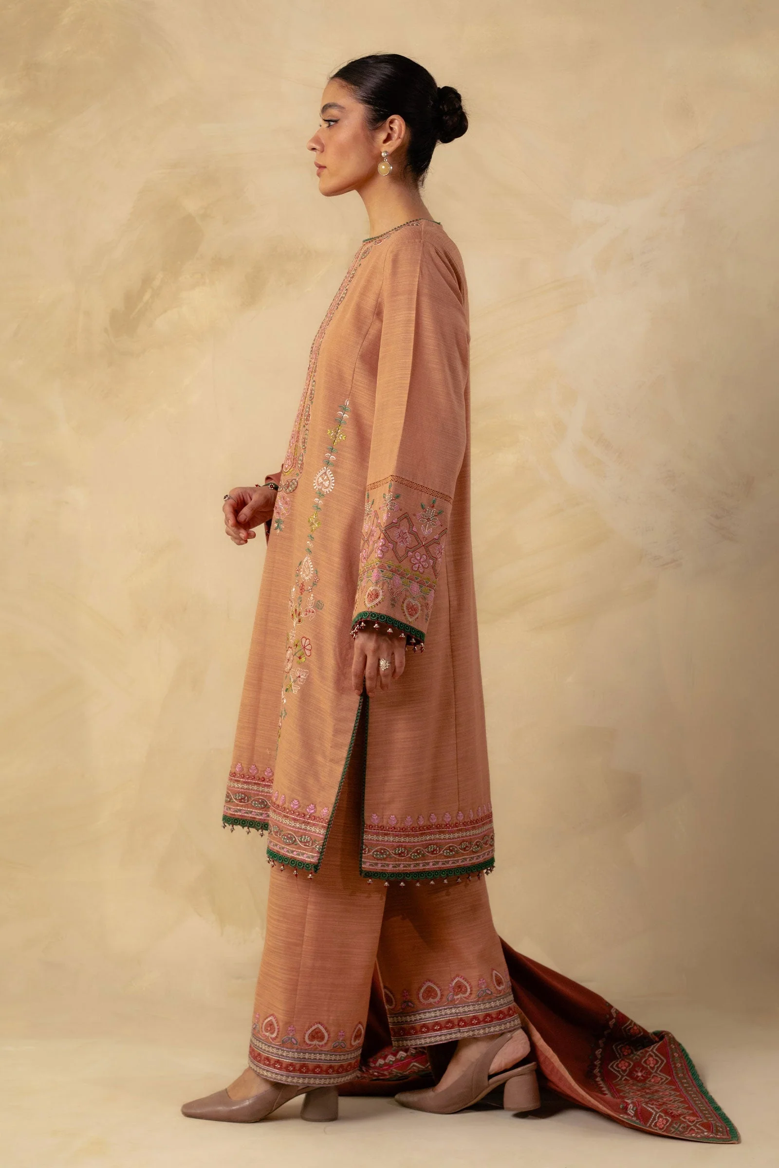 Zara Shahjahan Coco Winter Collection 2023 – ZW23-7A - Image 4