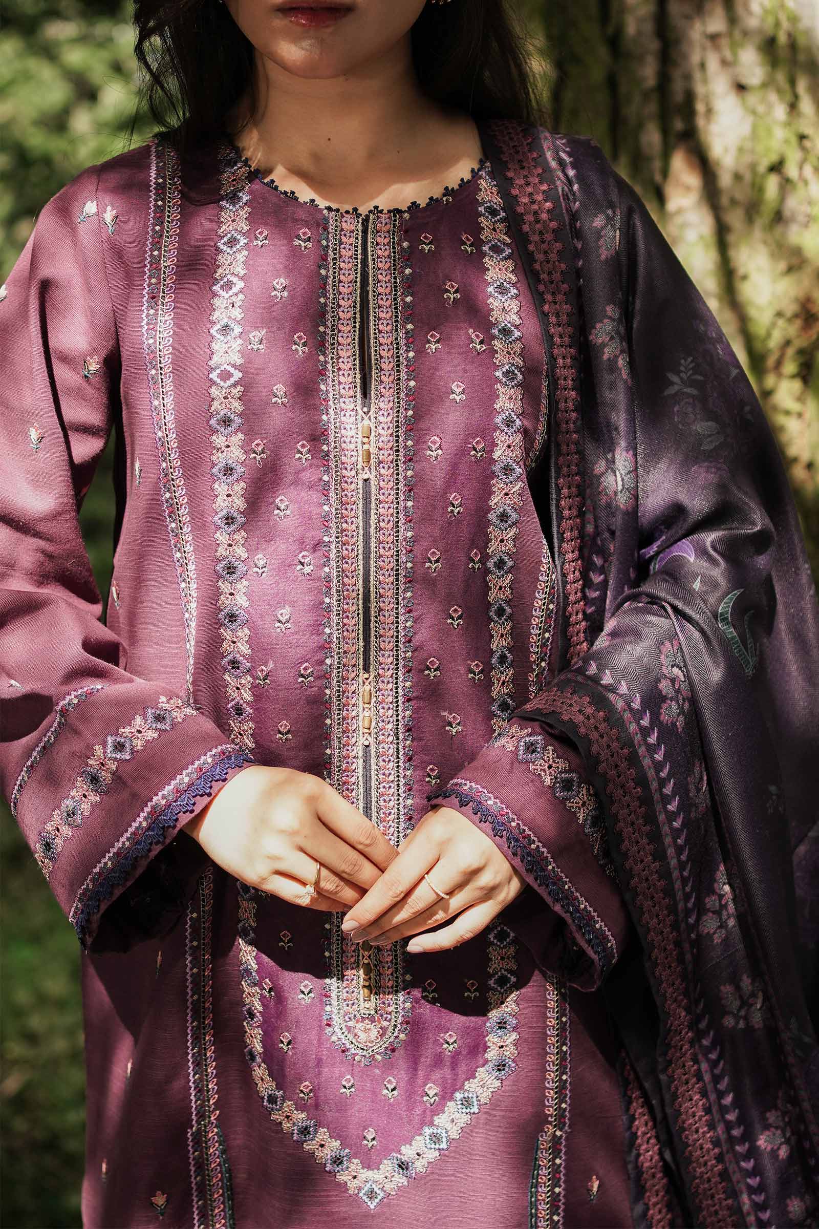 Zara Shahjahan Coco Winter Collection – ZW22-2B - Image 4