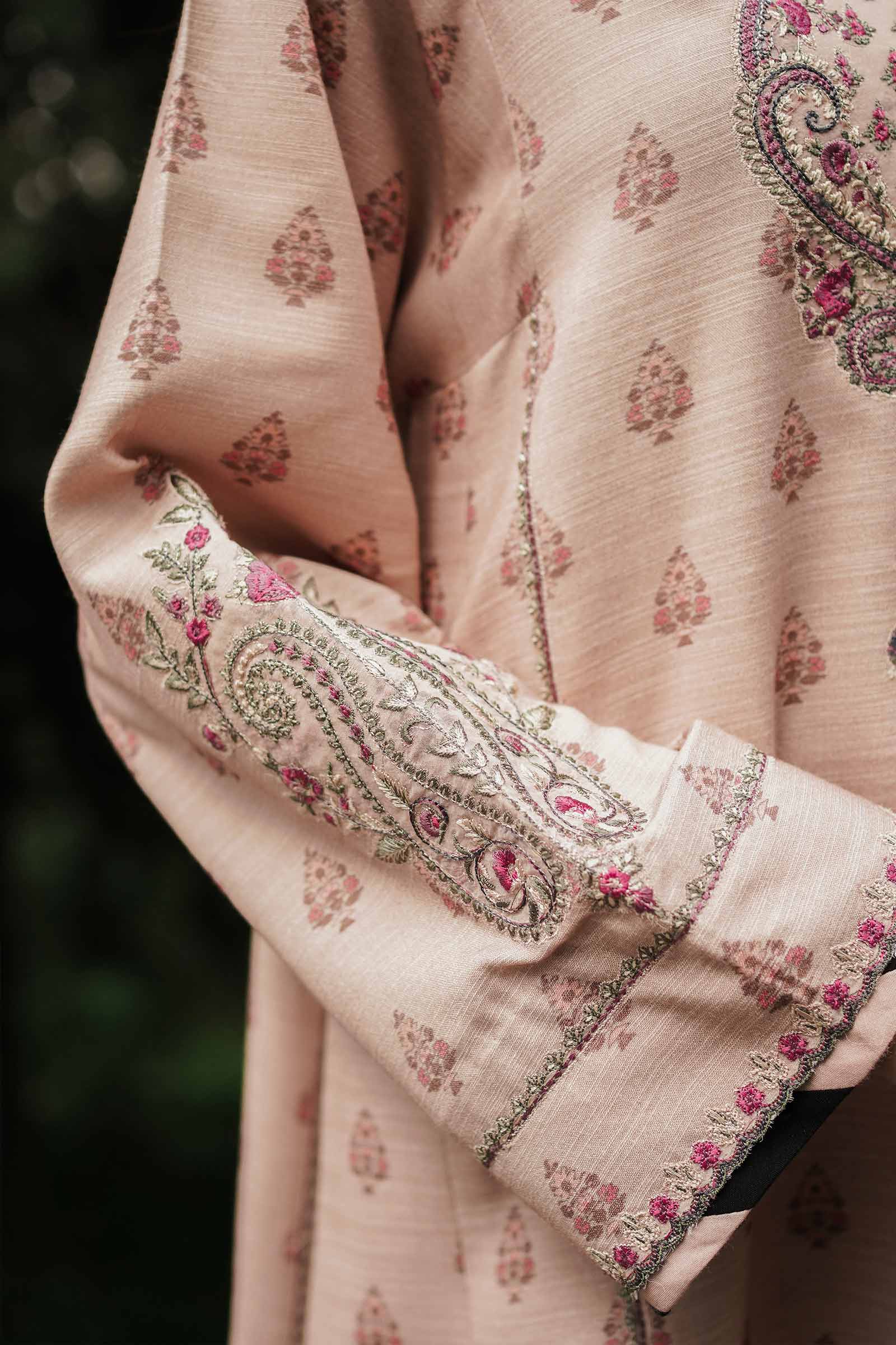 Zara Shahjahan Coco Winter Collection – ZW22-3A - Image 4