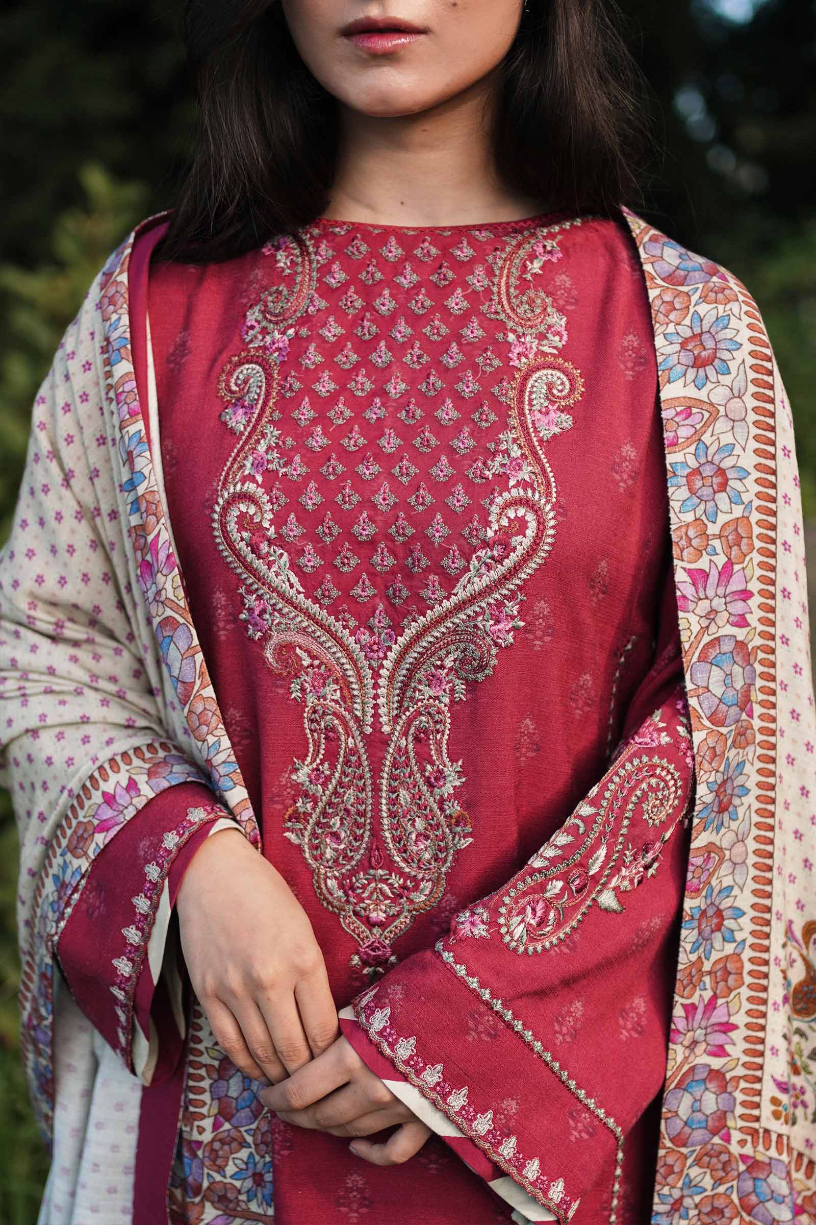 Zara Shahjahan Coco Winter Collection – ZW22-3B - Image 4