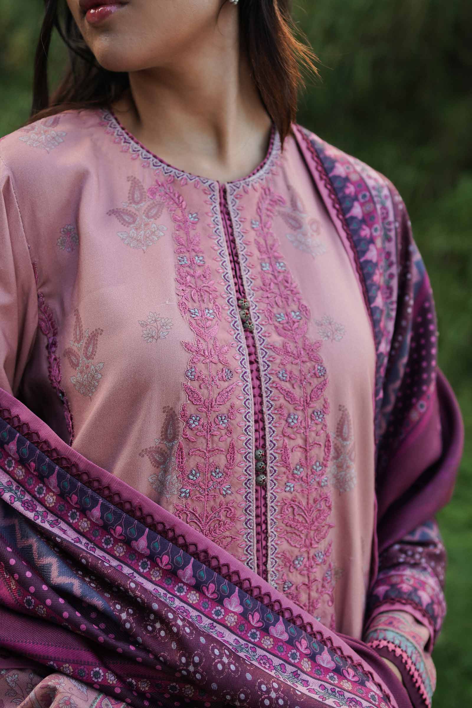 Zara Shahjahan Coco Winter Collection – ZW22-4B - Image 3