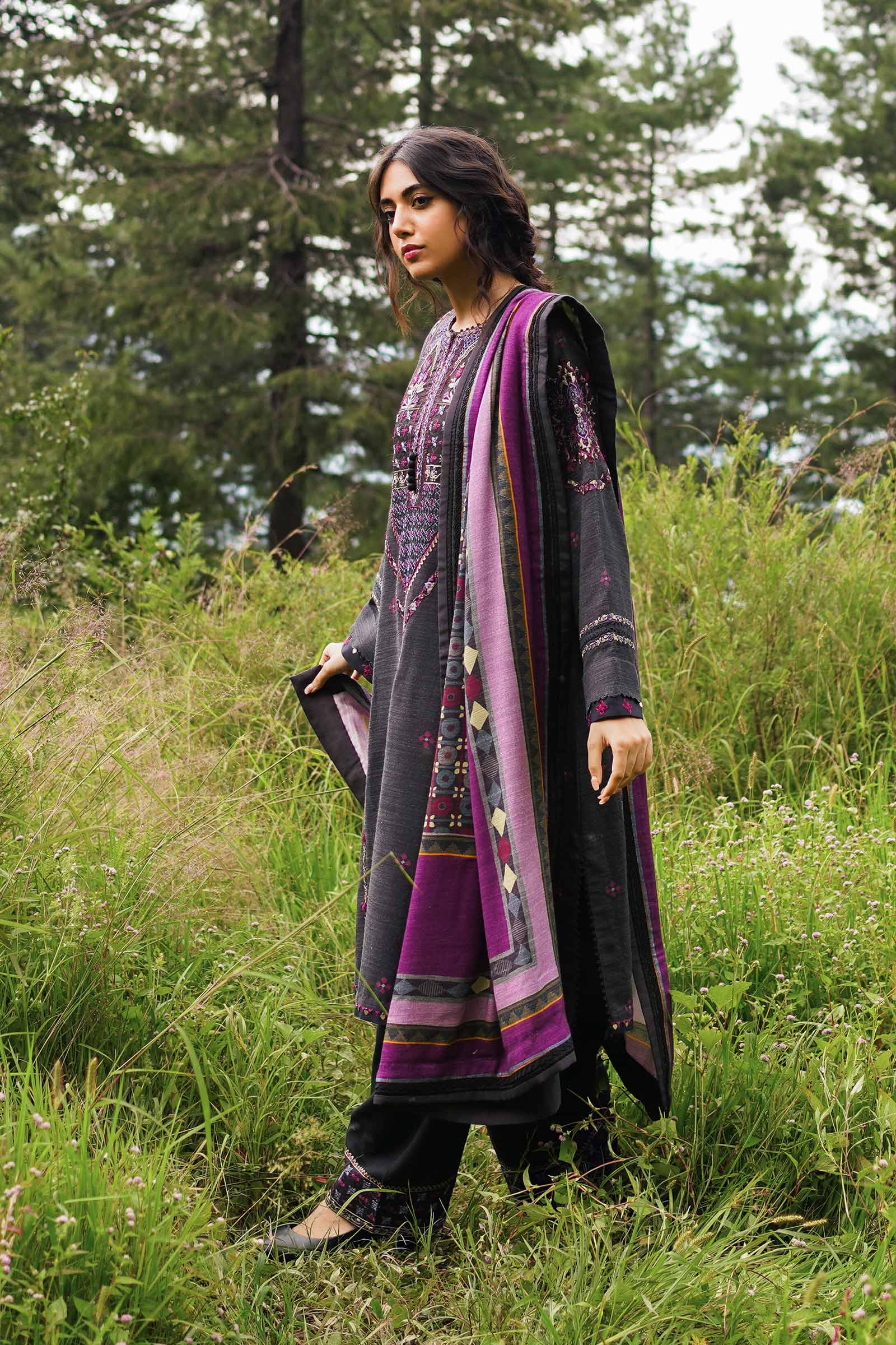 Zara Shahjahan Coco Winter Collection – ZW22-5A - Image 4