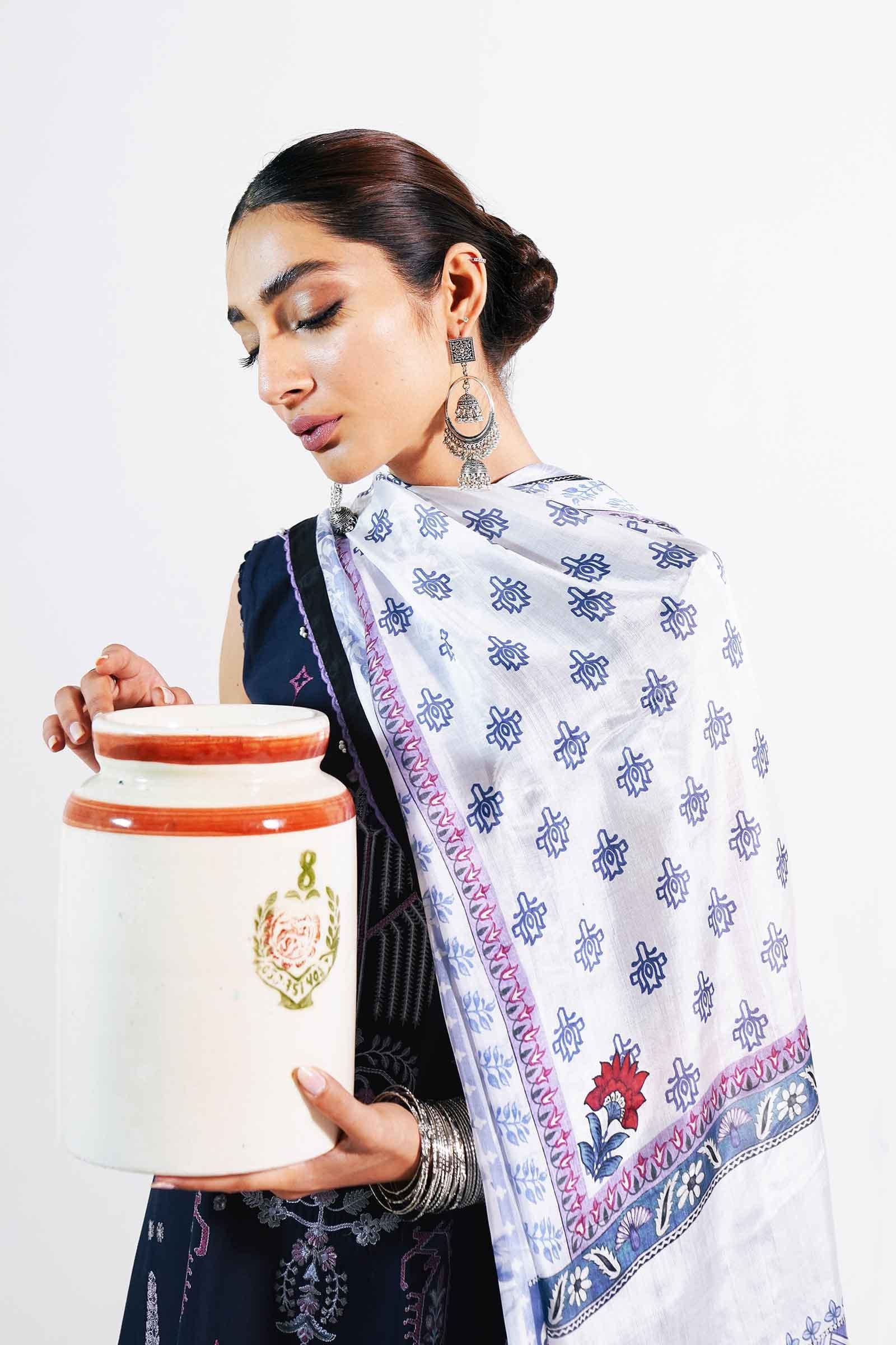 Zara Shahjahan Luxury Lawn Collection 2021 – KHUSHALA-A - Image 7