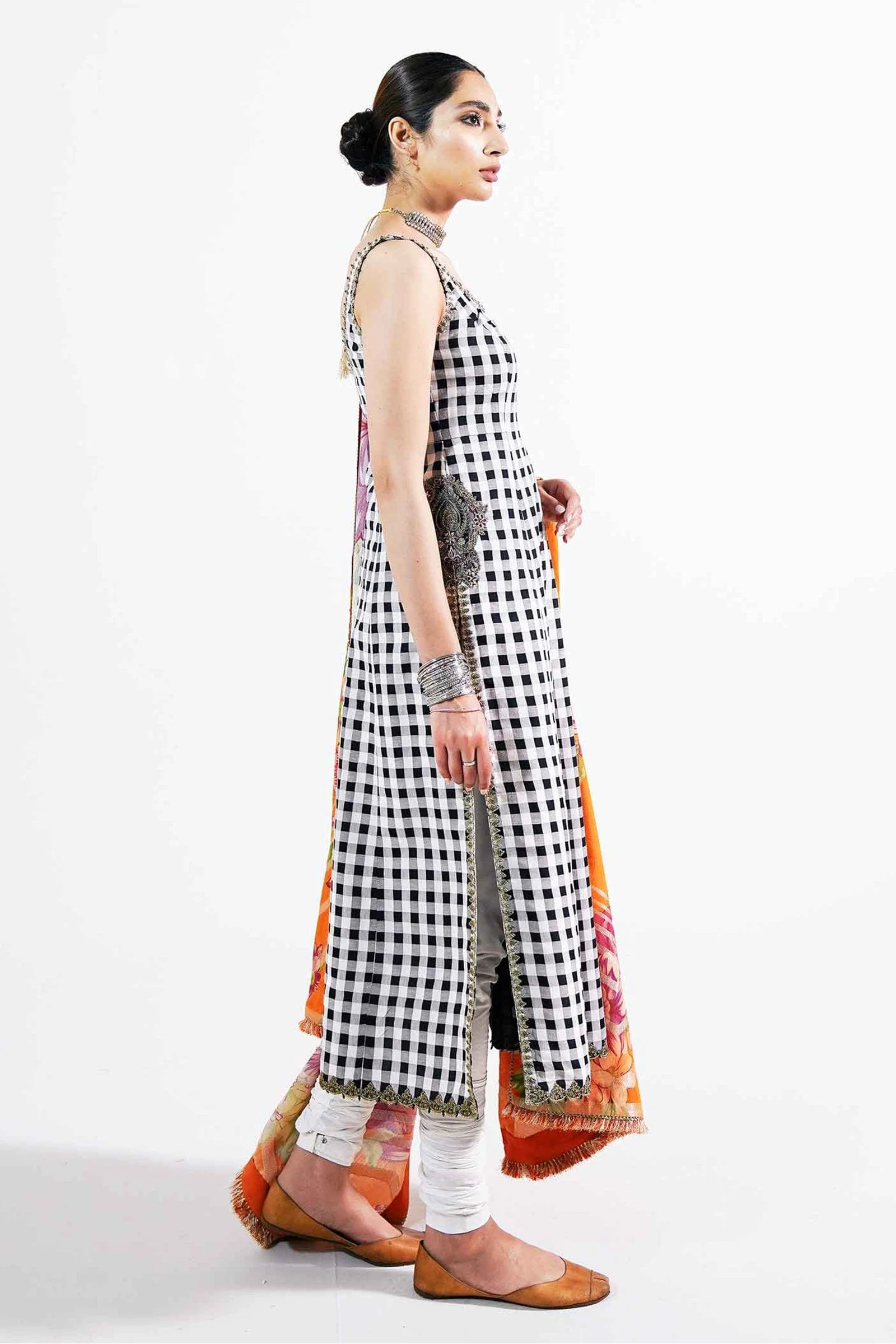 Zara Shahjahan Luxury Lawn Collection 2021 – MANREET-B - Image 2