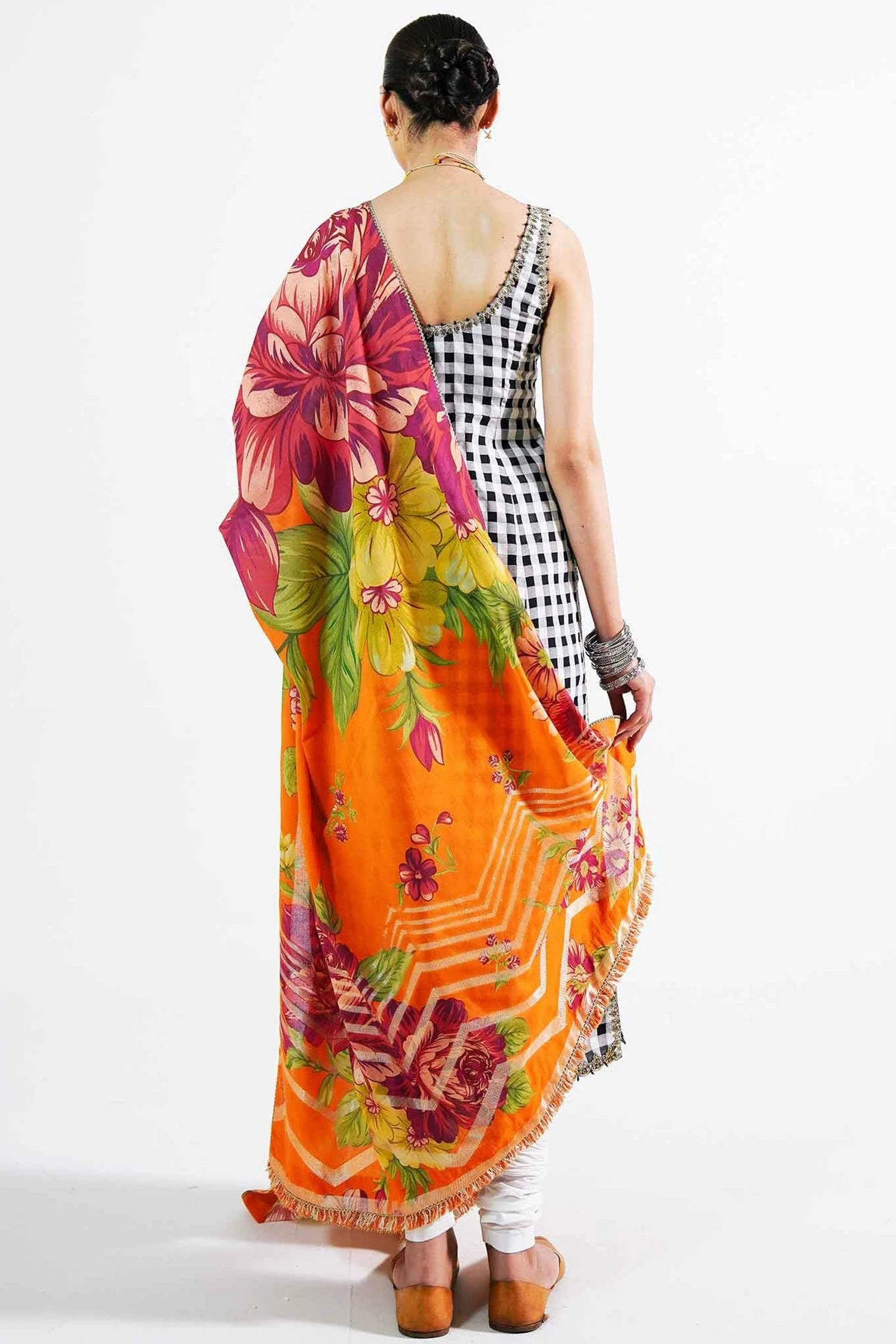 Zara Shahjahan Luxury Lawn Collection 2021 – MANREET-B - Image 3