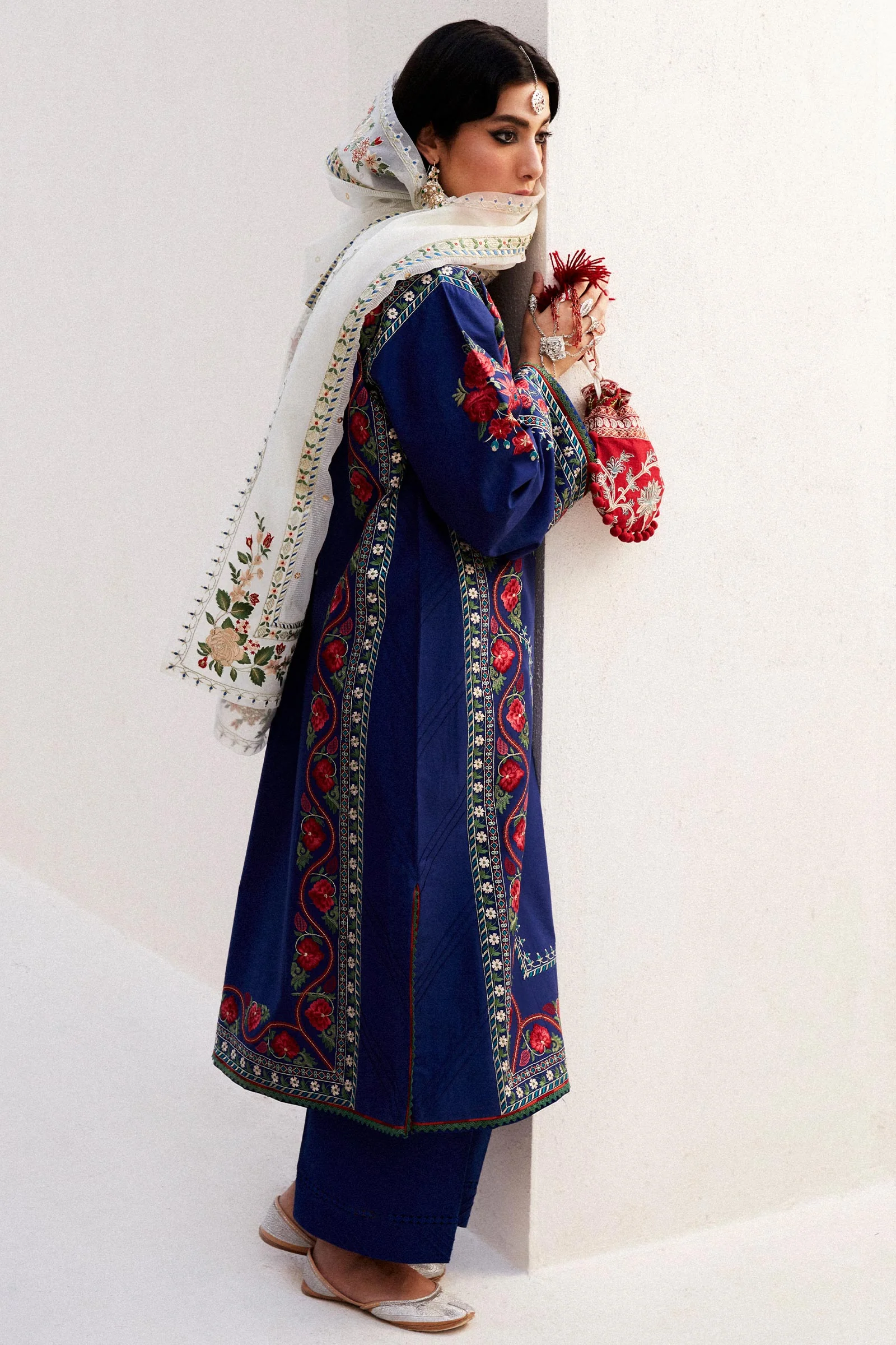 Zara Shahjahan x Ayeza Khan Luxury Lawn Collection 2024 – JIYA-6B - Image 5