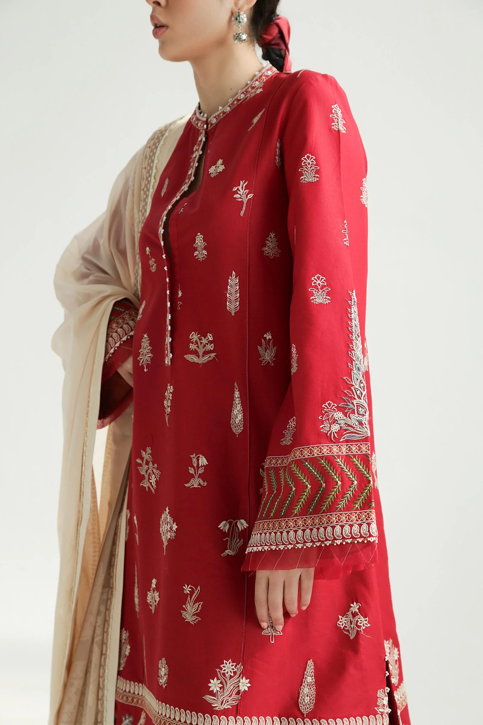 Zara Shahjahan x Ayeza Khan Luxury Lawn Collection 2024 – MYRA-14A - Image 8