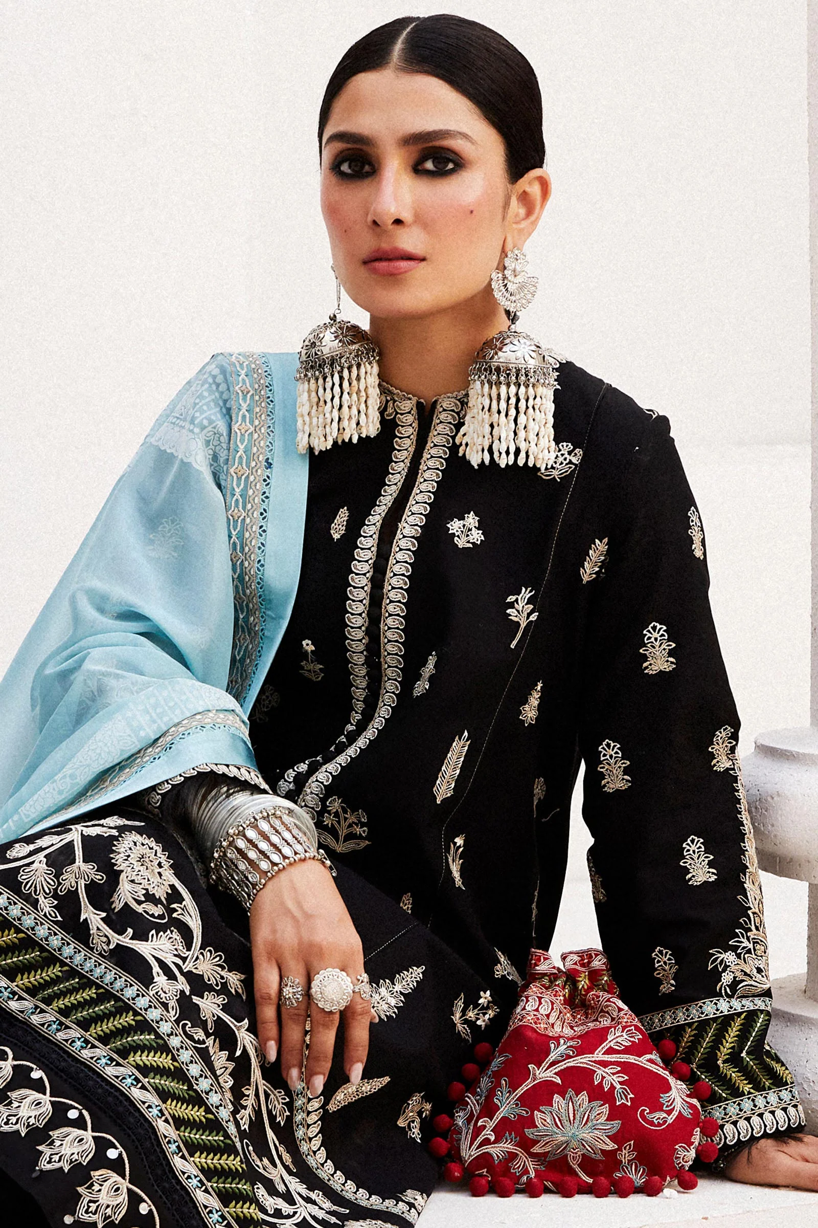 Zara Shahjahan x Ayeza Khan Luxury Lawn Collection 2024 – MYRA-14B - Image 2