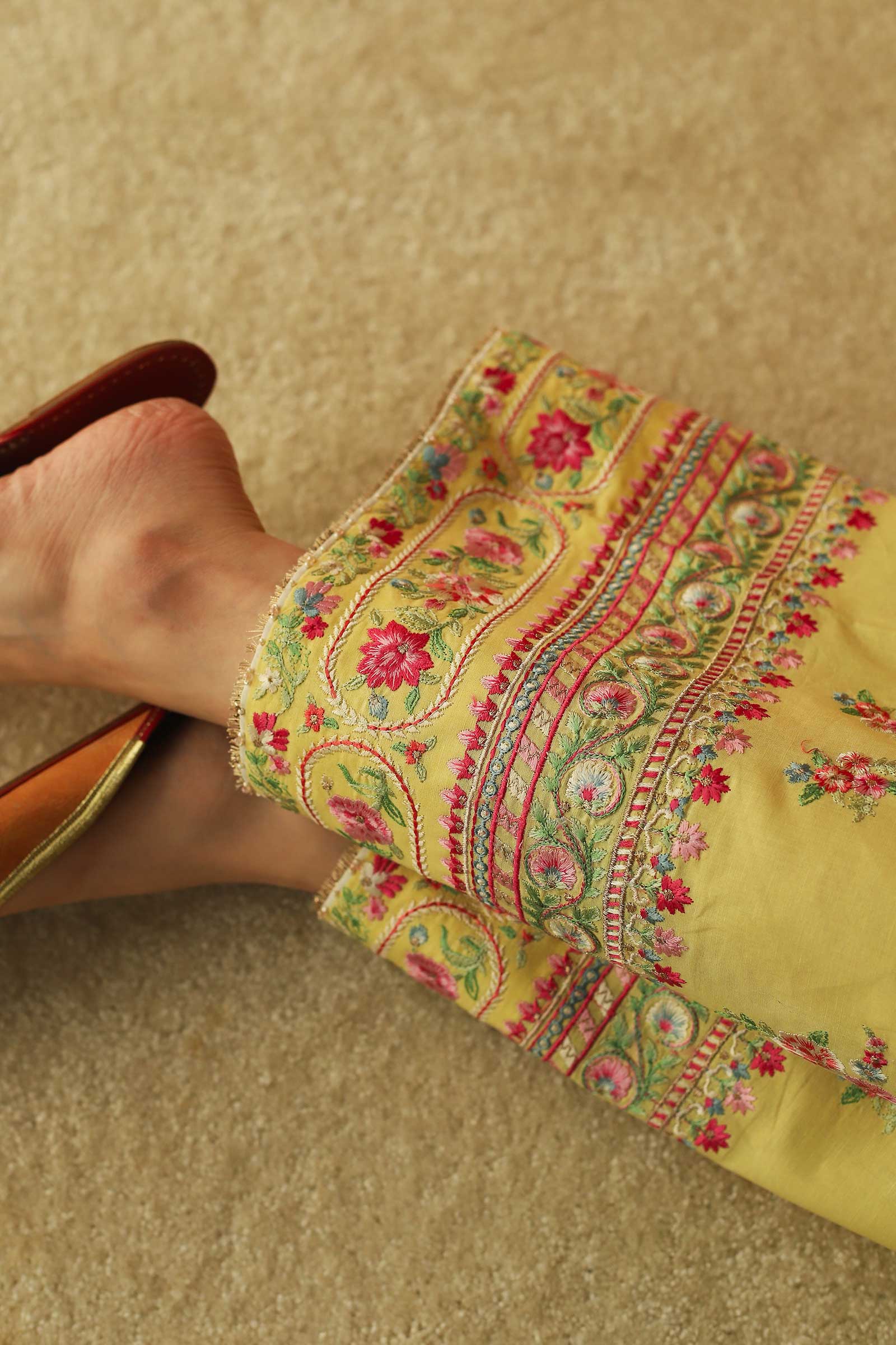 Zara Shahjahan Spring/Summer Lawn Collection 2023 – D23-4B - Image 7