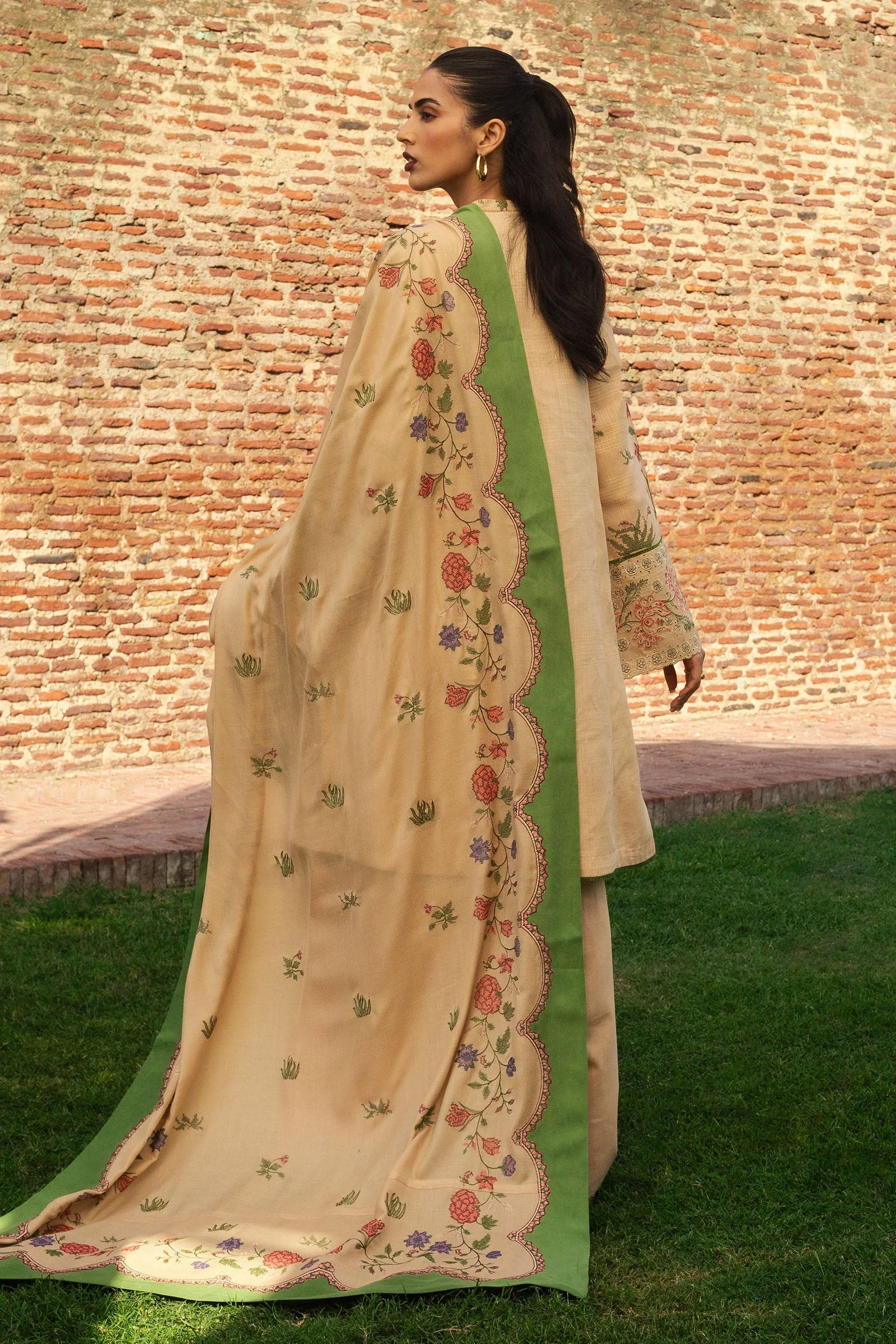 Zara Shahjahan Winter '24 – NEGAH-D3 - Image 5