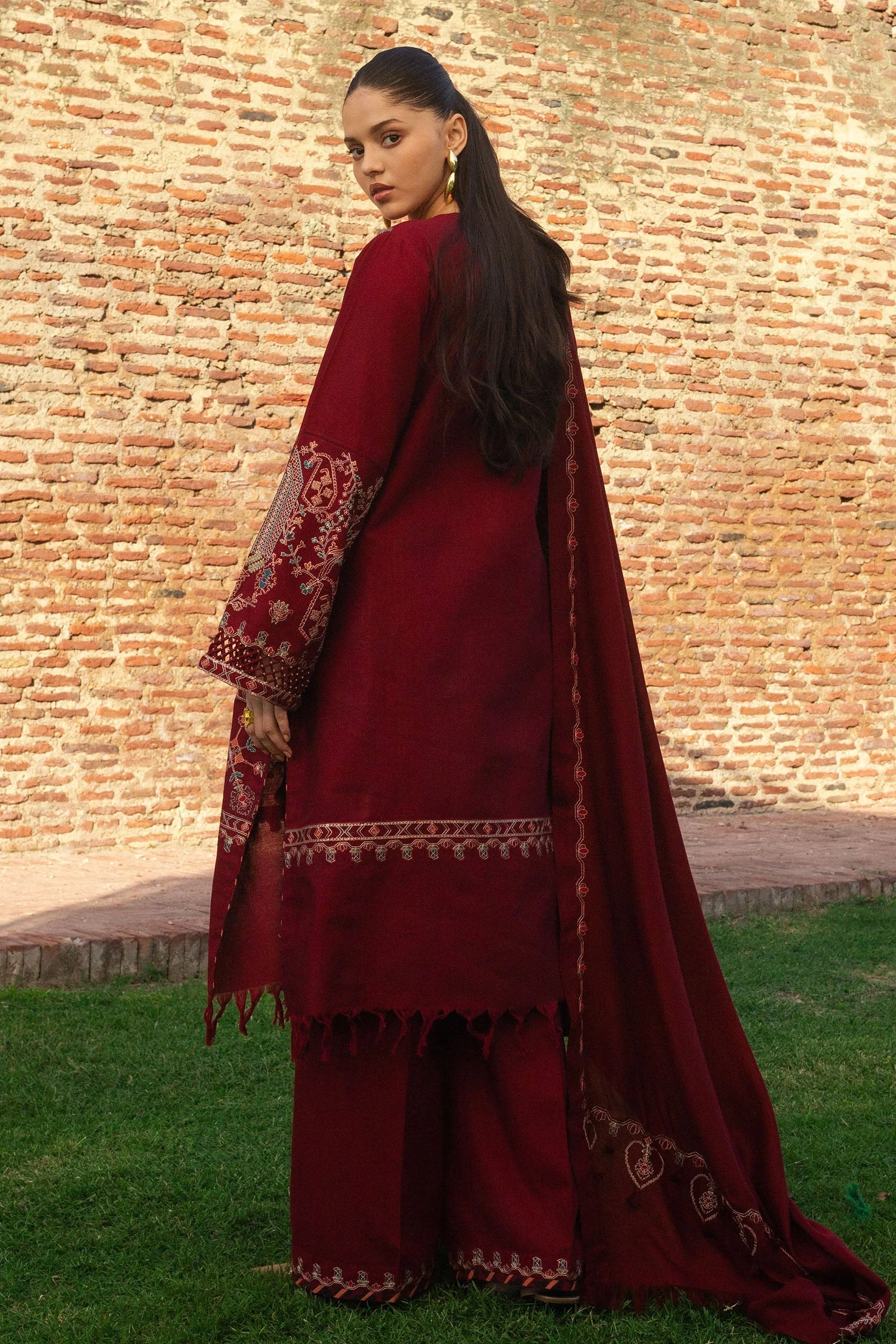 Zara Shahjahan Winter '24 – RAHA-D8 - Image 4