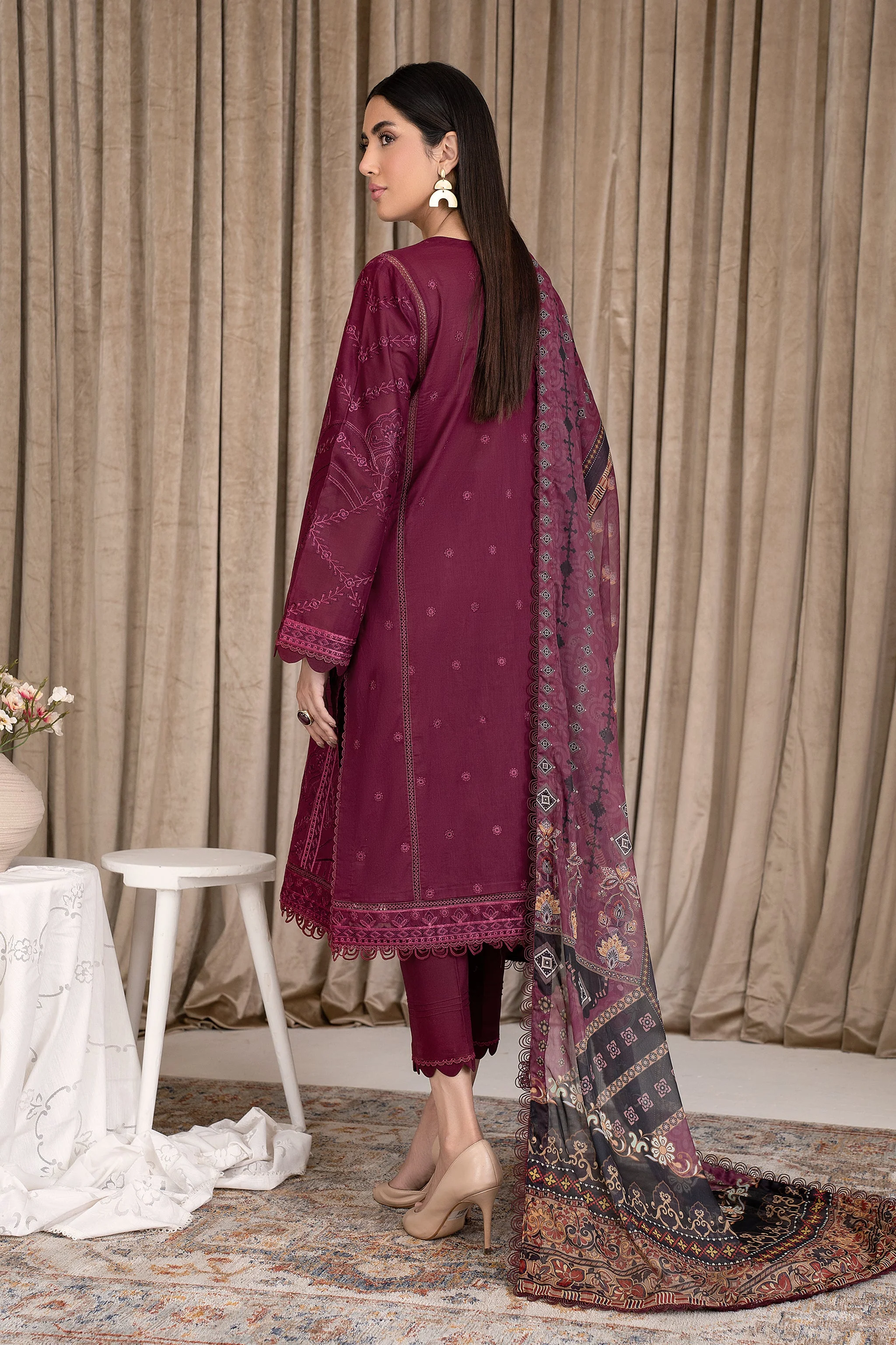 Zarif Eid Lawn Collection 2023 – ZEL 01 Rose Wood - Image 5