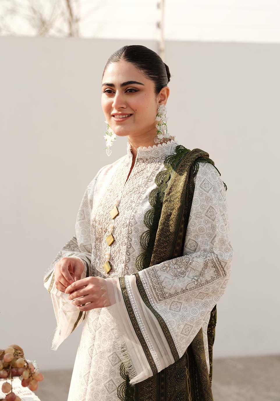 Zarqash Luxe Eid Lawn Collection 2024 – ZQ 9 - Image 4