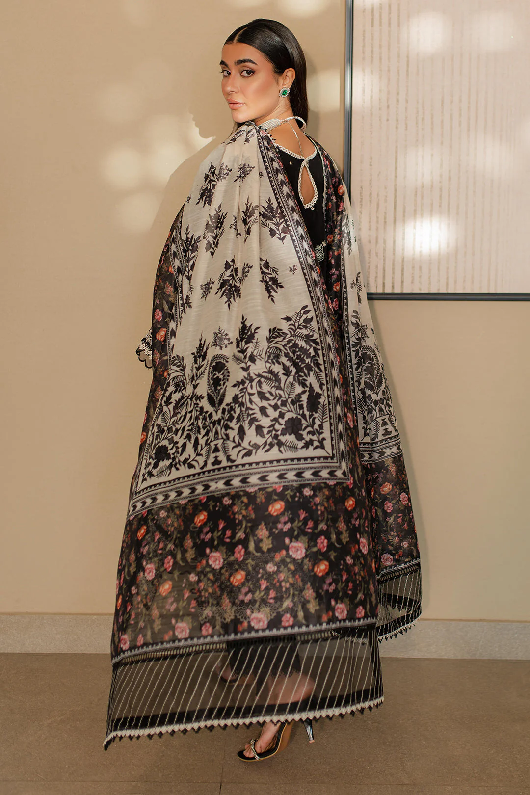 Zellbury Chikankari Lawn – 701 - Image 7