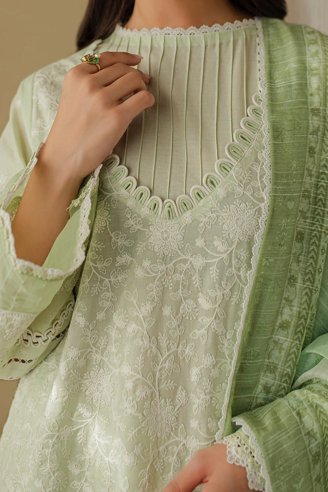 Zellbury Chikankari Lawn – 706 - Image 4