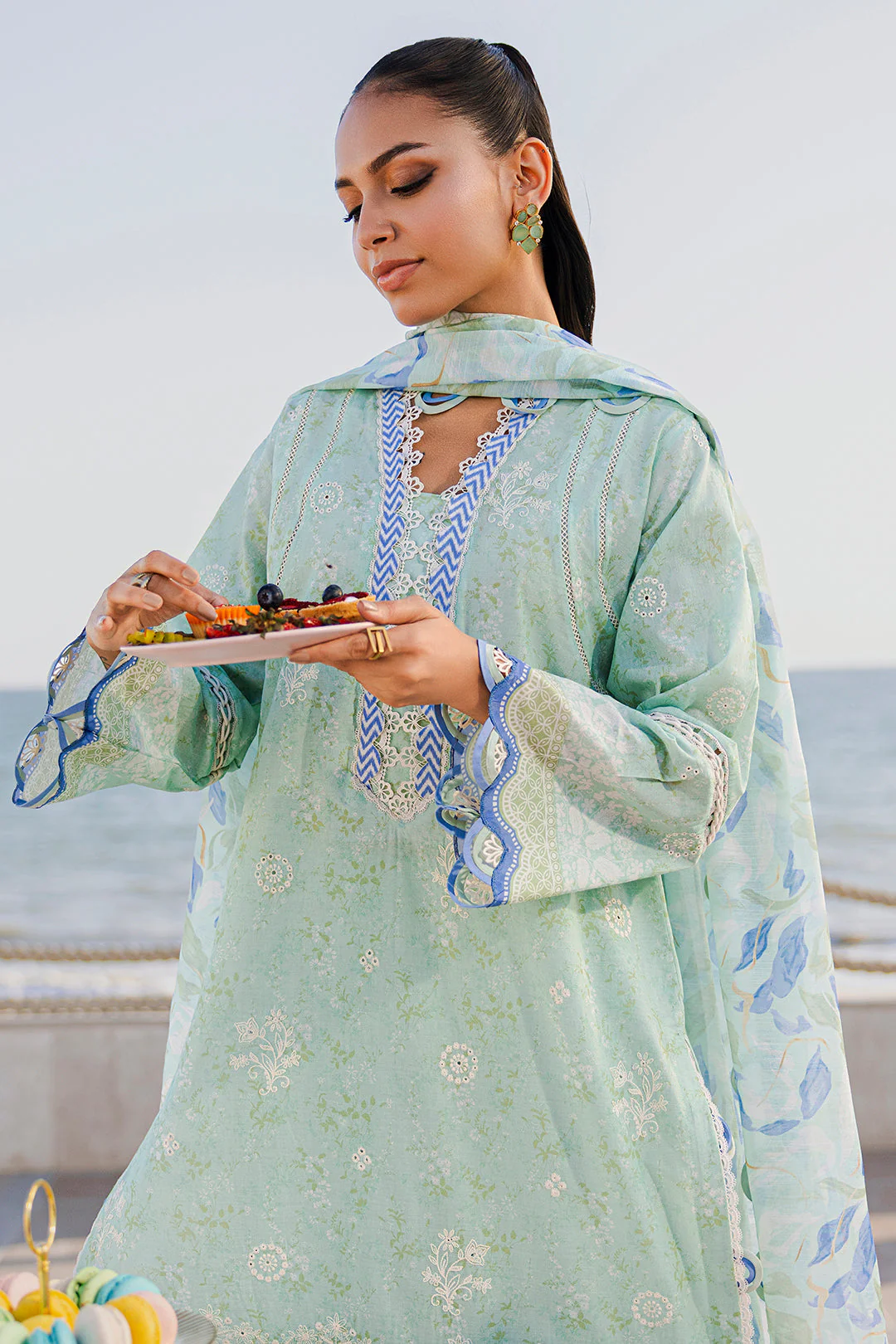Zellbury Chikankari Lawn – D-0529 - Image 15