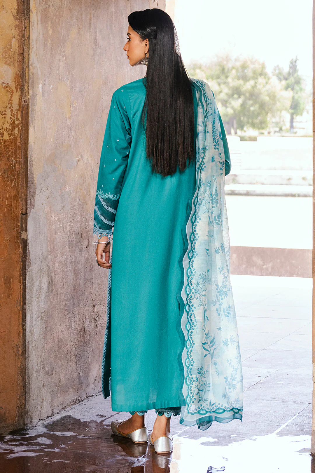 Zellbury Chikankari Lawn – D-0823 - Image 5