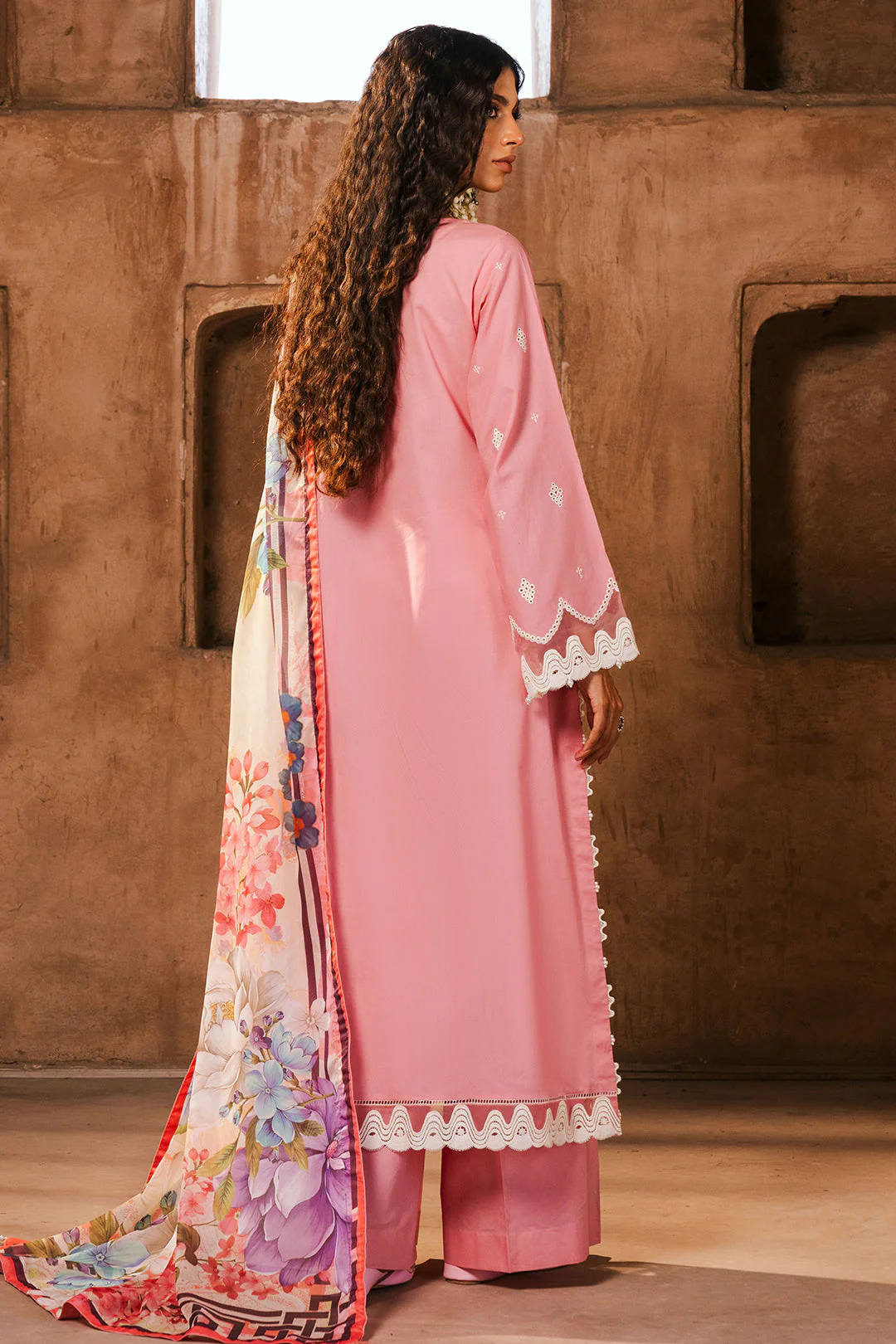 Zellbury Chikankari Lawn – D-0825 - Image 2