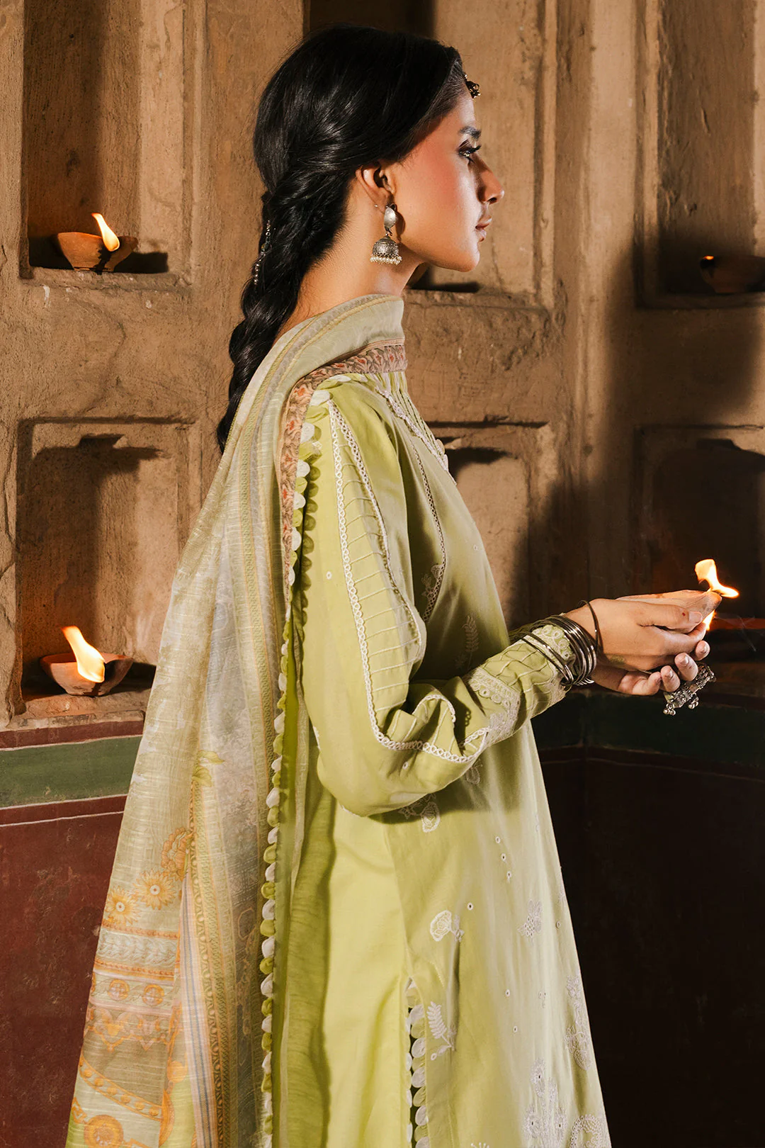 Zellbury Chikankari Lawn – D-0828 - Image 11