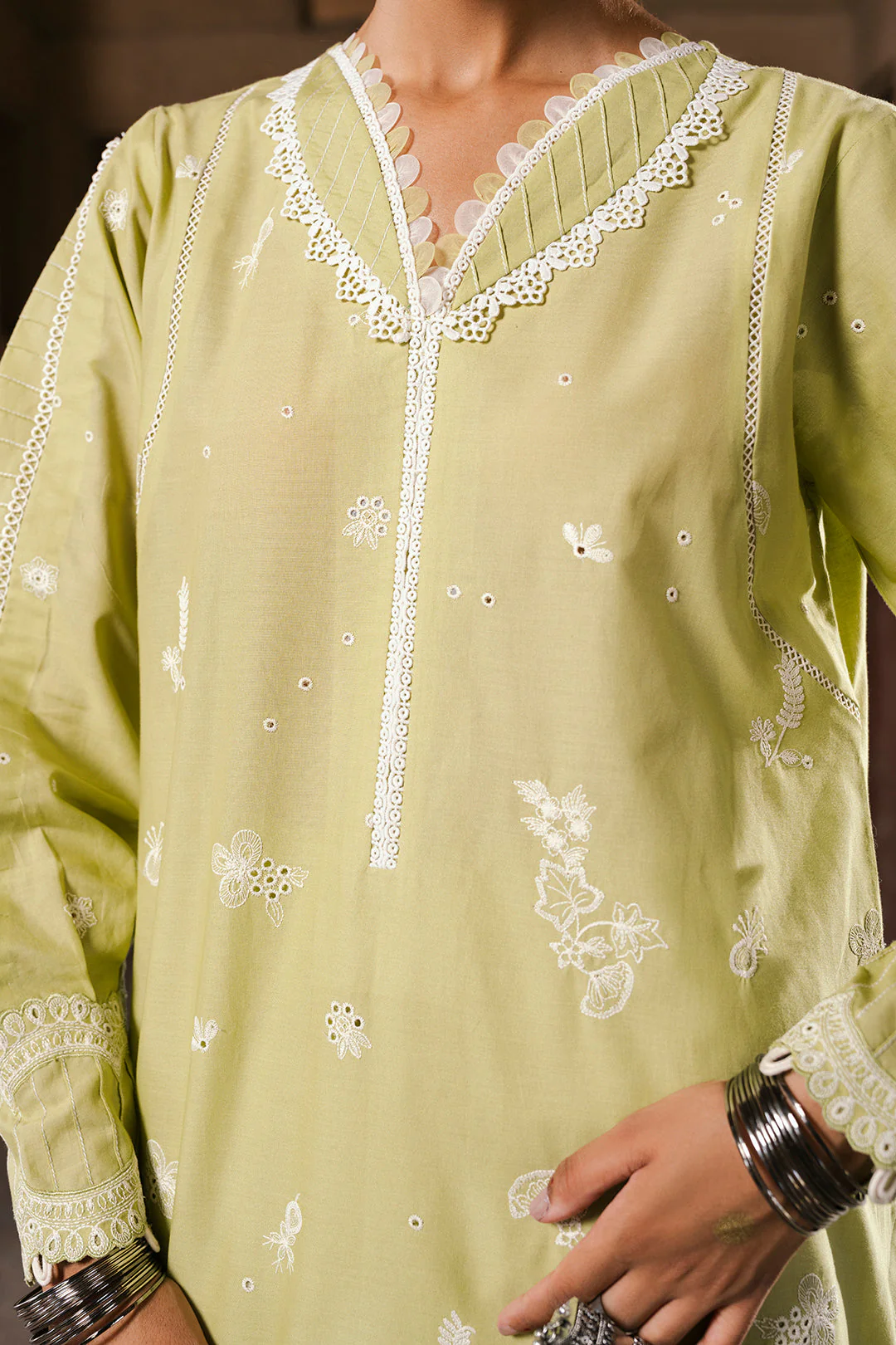 Zellbury Chikankari Lawn – D-0828 - Image 13