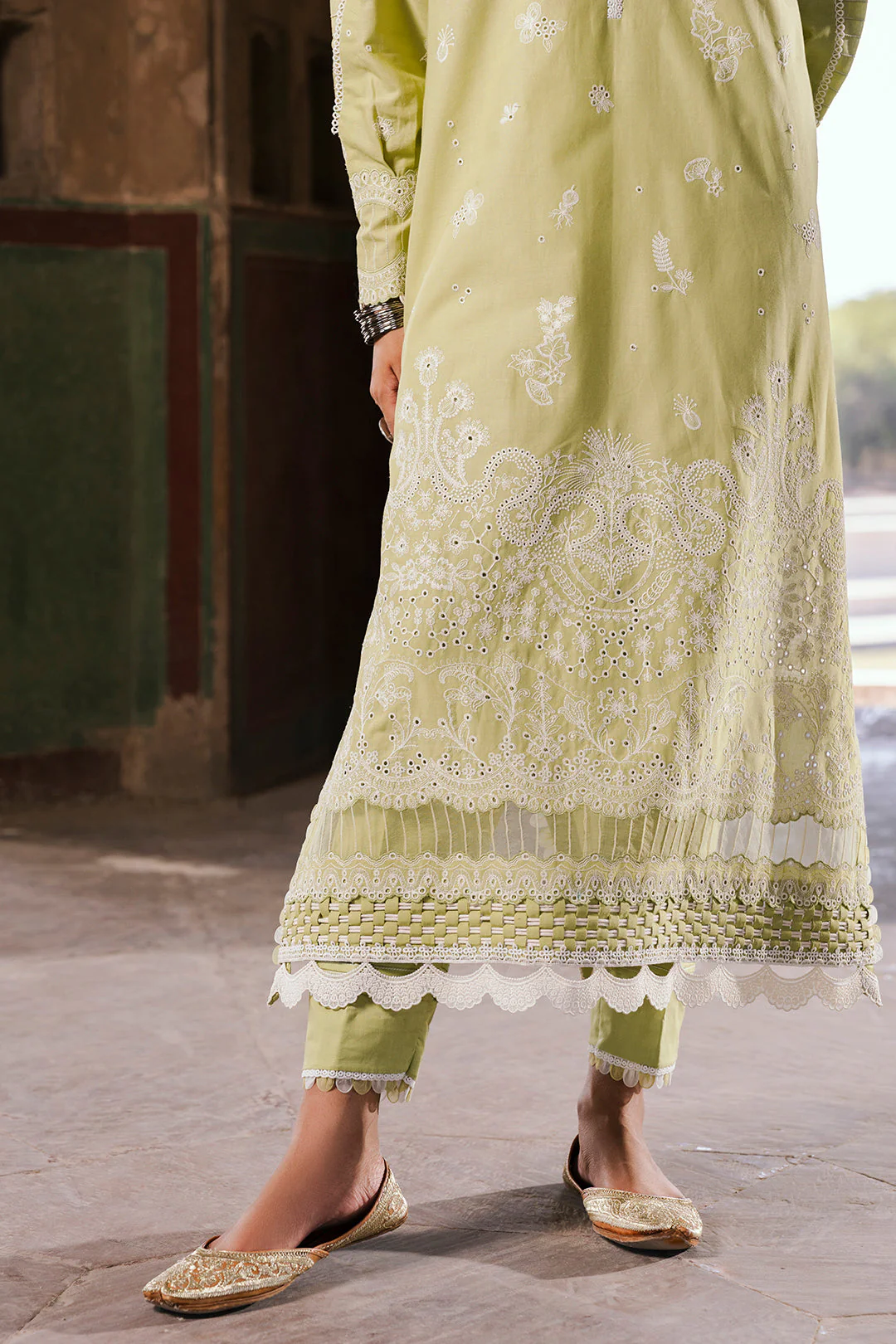 Zellbury Chikankari Lawn – D-0828 - Image 2