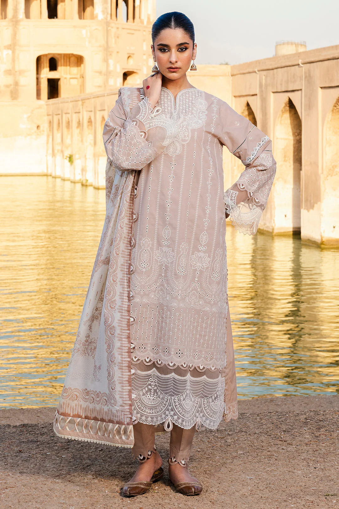 Zellbury Chikankari Lawn – D-0833 - Image 2