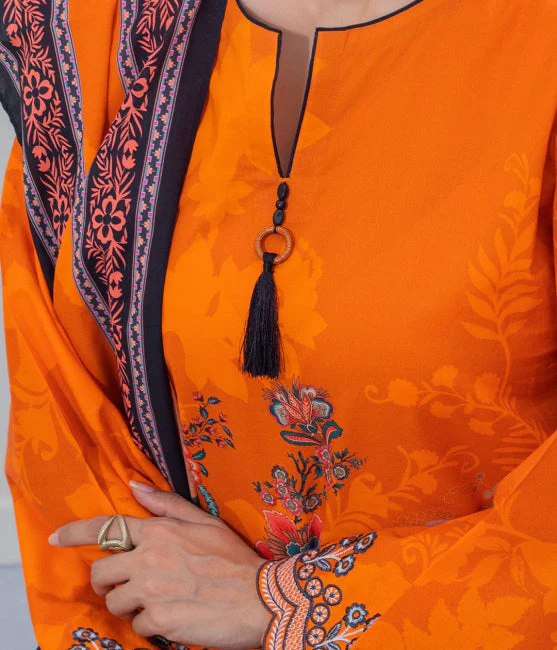 Zellbury Intermix Collection – Embroidered Shirt Dupatta - Orange - Cambric Suit-0612 - WUC23E20612 - Image 4