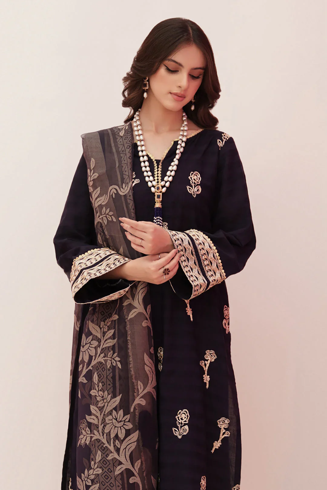 Zellbury Luxury Collection – Embroidered Shirt Shalwar Dupatta - Lawn Suit WULC22E30355 - Image 3